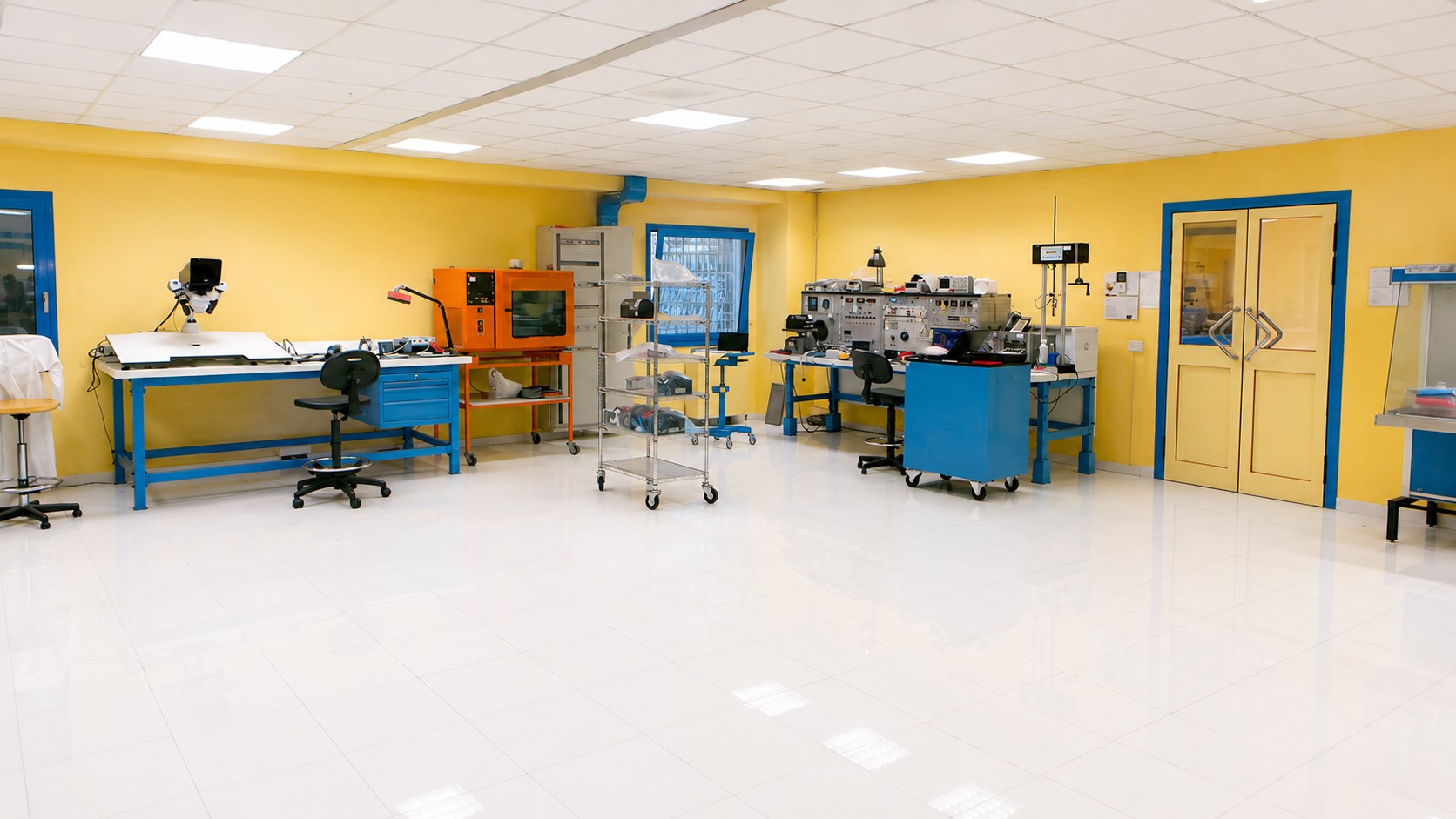 Gyroscopes' Laboratory (view 1)