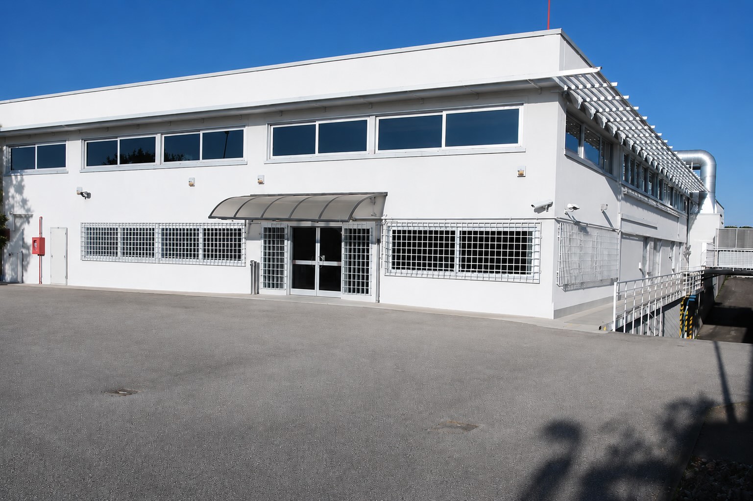 Jet Avionics Entrance and Parking Area